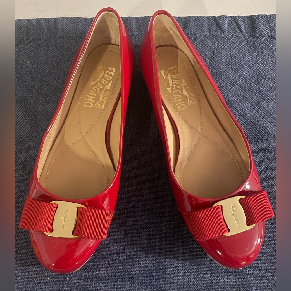 Salvatore Ferragamo RED Varina Flats Size 6 1/2 C❣️